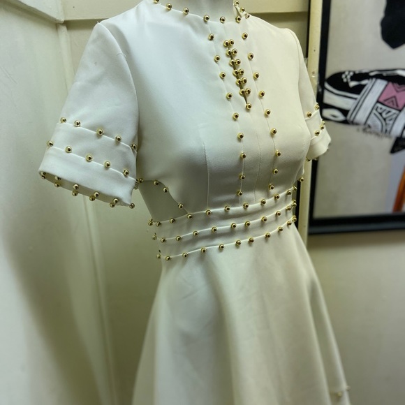 Avant- Look White and Gold Dress (S ) - Picture 5 of 7